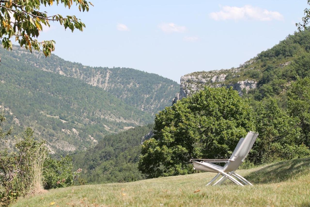 Entre Terre Et Ciel Bed & Breakfast Remuzat Exterior photo